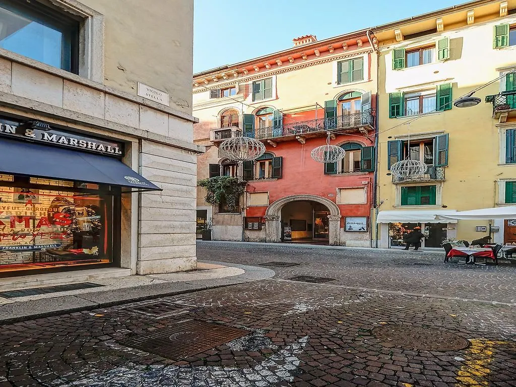 Deneb 19 Apartment Verona Italy