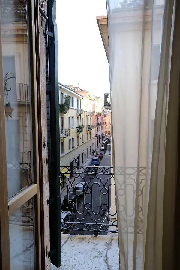 Deneb 19 Apartment Verona